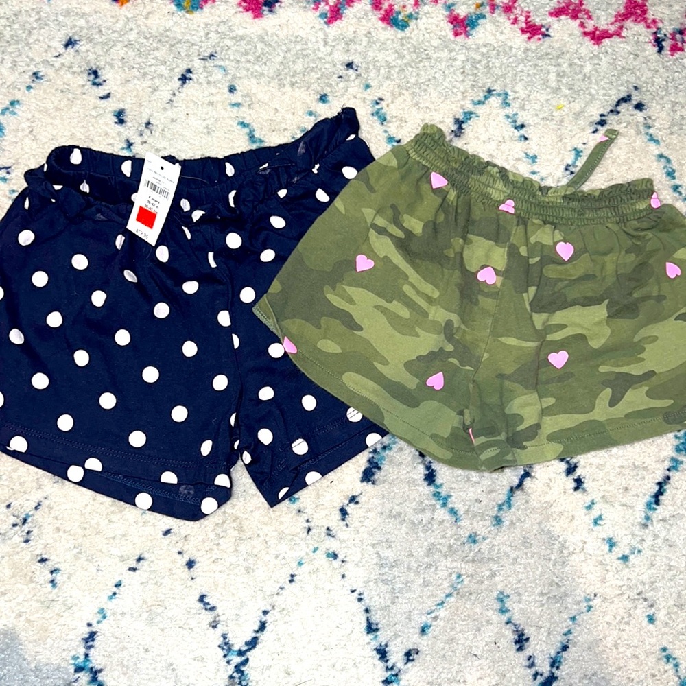 Pair of shorts- gap kids